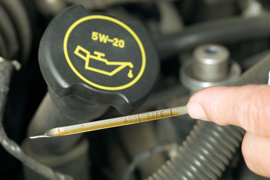 How to Know What Kind of Engine Oil to Use?